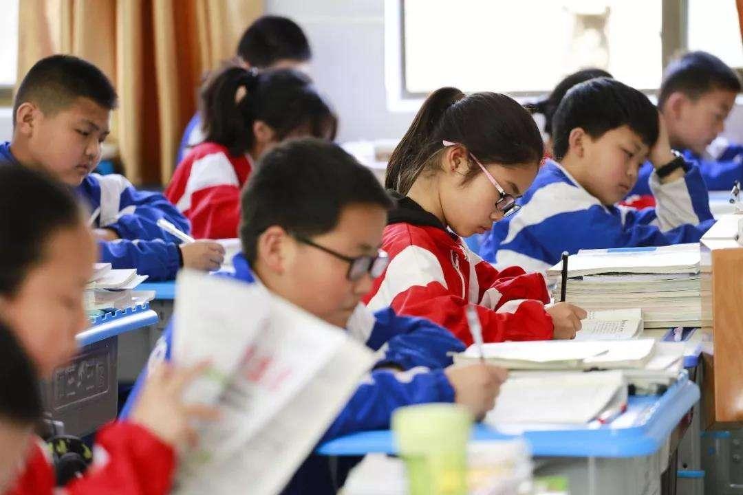 2035年香港资料免费大全，未来展望与数字化趋势探索
