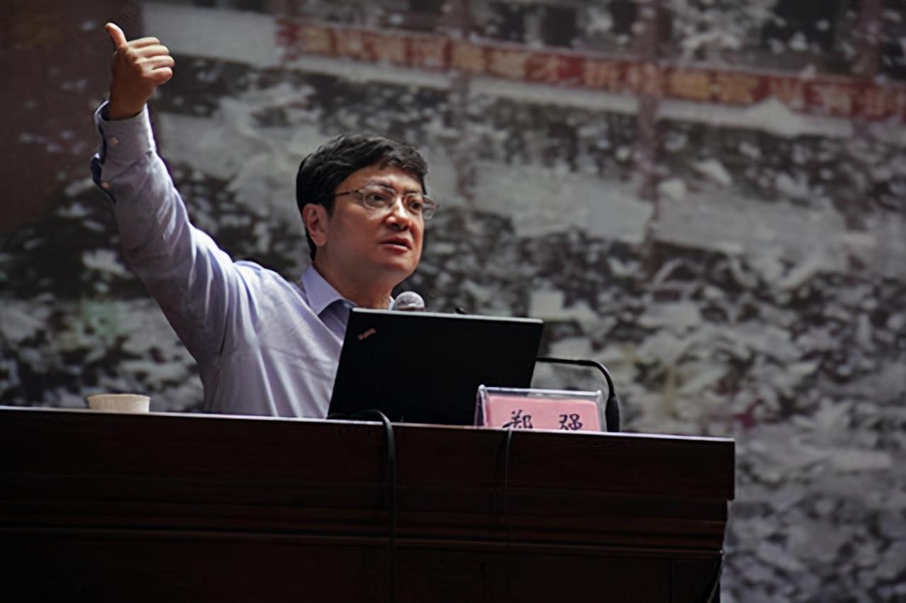 郑强教授在开讲啦第37期，探索教育力量与未来新篇章的精彩演讲