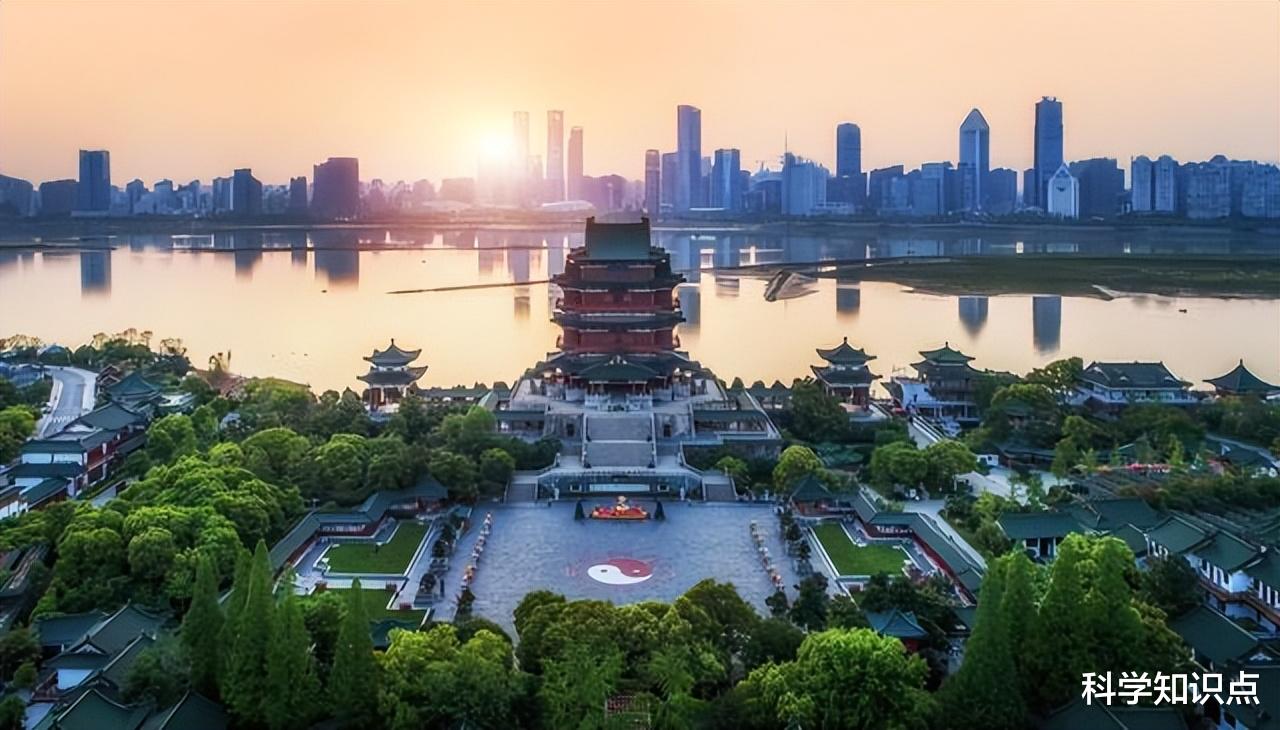 南昌，赣鄱之都的魅力与现代挑战并存的城市探索之旅